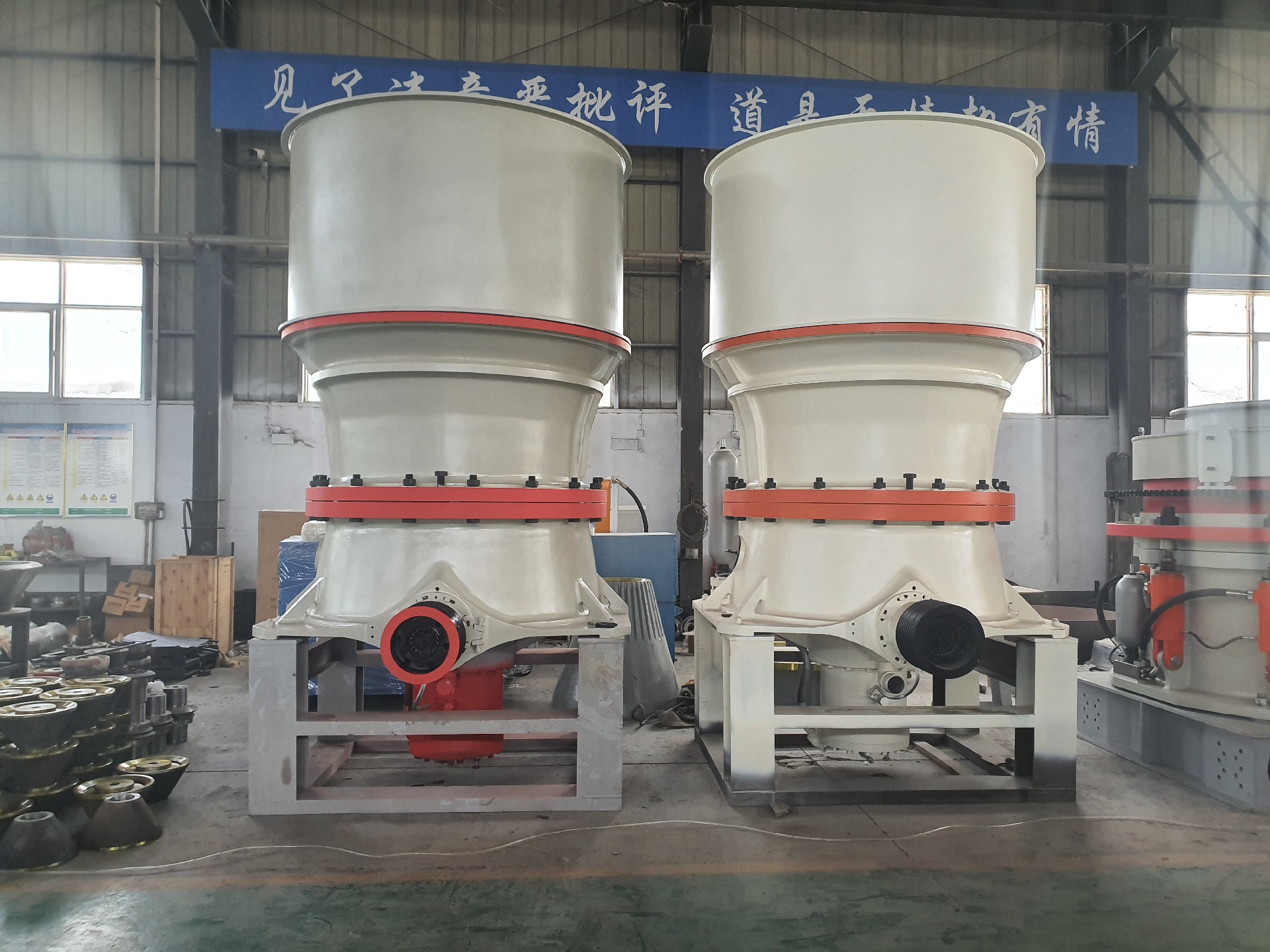 HST系列高效单缸液压圆锥破碎机